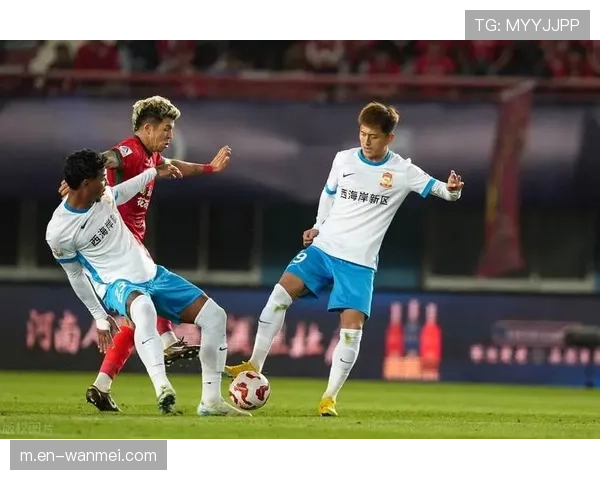 青岛西海岸客场不敌浙江,进攻端未能制造足够威胁 青岛西海岸客场不敌浙江,进攻端未能制造足够威胁